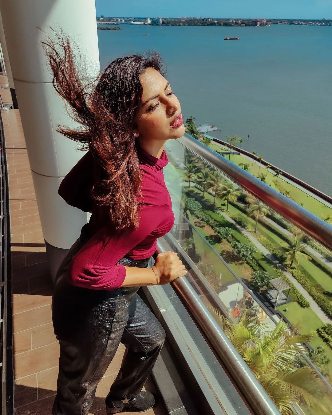 അമല.. എന്നും ഇങ്ങനെ ചിരിച്ച് സന്തോഷമായിരിക്കൂ; പുതിയ ചിത്രങ്ങള്‍ ഏറ്റെടുത്ത് ആരാധകര്‍