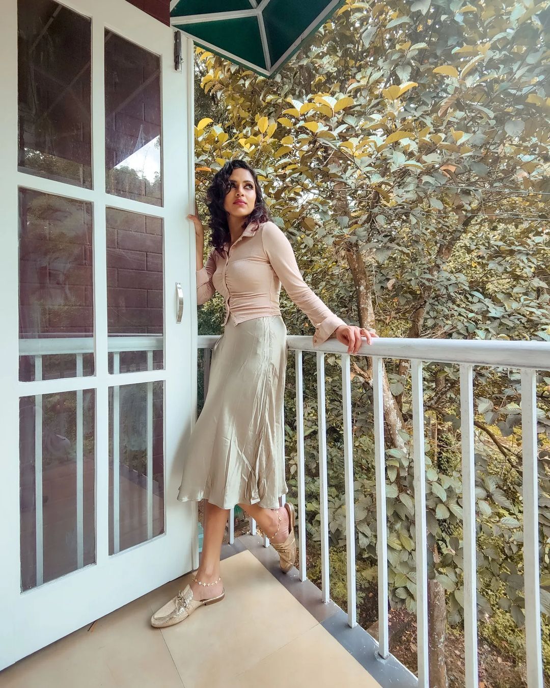 അമല.. എന്നും ഇങ്ങനെ ചിരിച്ച് സന്തോഷമായിരിക്കൂ; പുതിയ ചിത്രങ്ങള്‍ ഏറ്റെടുത്ത് ആരാധകര്‍