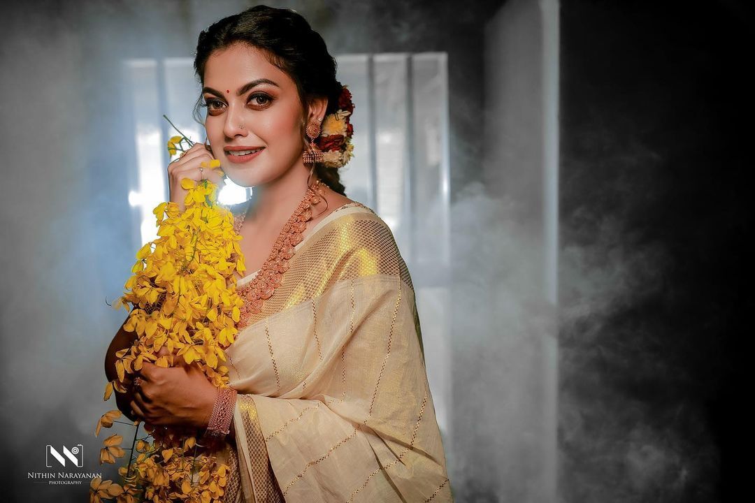   അനുശ്രീയല്ല..ഇത് ചുമ്മാ തീ....ഇതെന്ത് ഭാവിച്ചാണെന്ന് ആരാധകർ..വൈറൽ ഫോട്ടോ