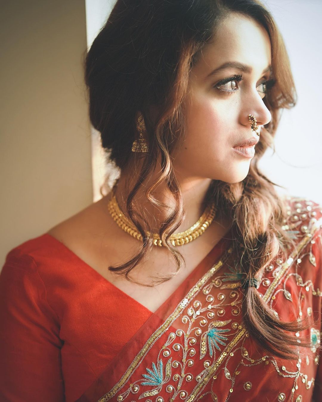 കാവിലെ ഭഗവതി നേരിട്ട് പ്രത്യക്ഷപെട്ടതാണോ? വീണ്ടും ഞെട്ടിച്ച് ഭാവന, ചിത്രങ്ങള്‍ വൈറല്‍