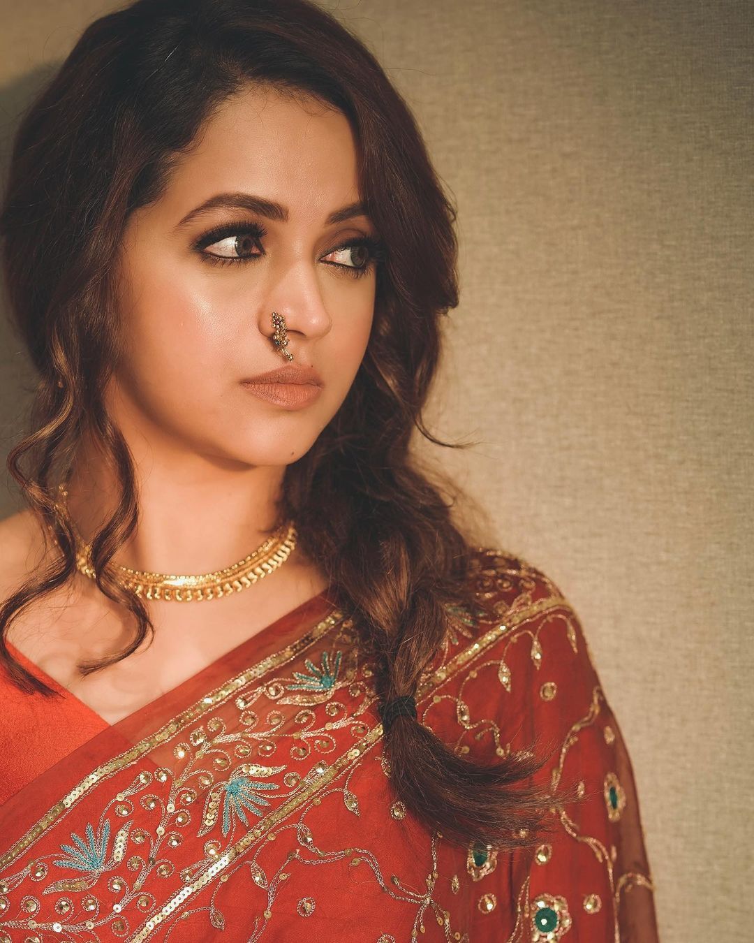 കാവിലെ ഭഗവതി നേരിട്ട് പ്രത്യക്ഷപെട്ടതാണോ? വീണ്ടും ഞെട്ടിച്ച് ഭാവന, ചിത്രങ്ങള്‍ വൈറല്‍