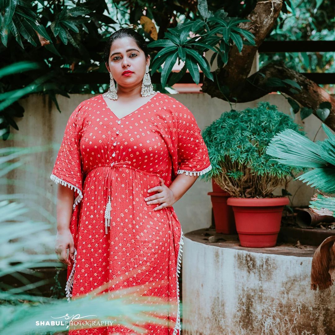 പുത്തന്‍ മേക്കോവറില്‍ ഫറ ഷിബ്ല; കഫ്ത്താനില്‍ സുന്ദരിയായി താരം 