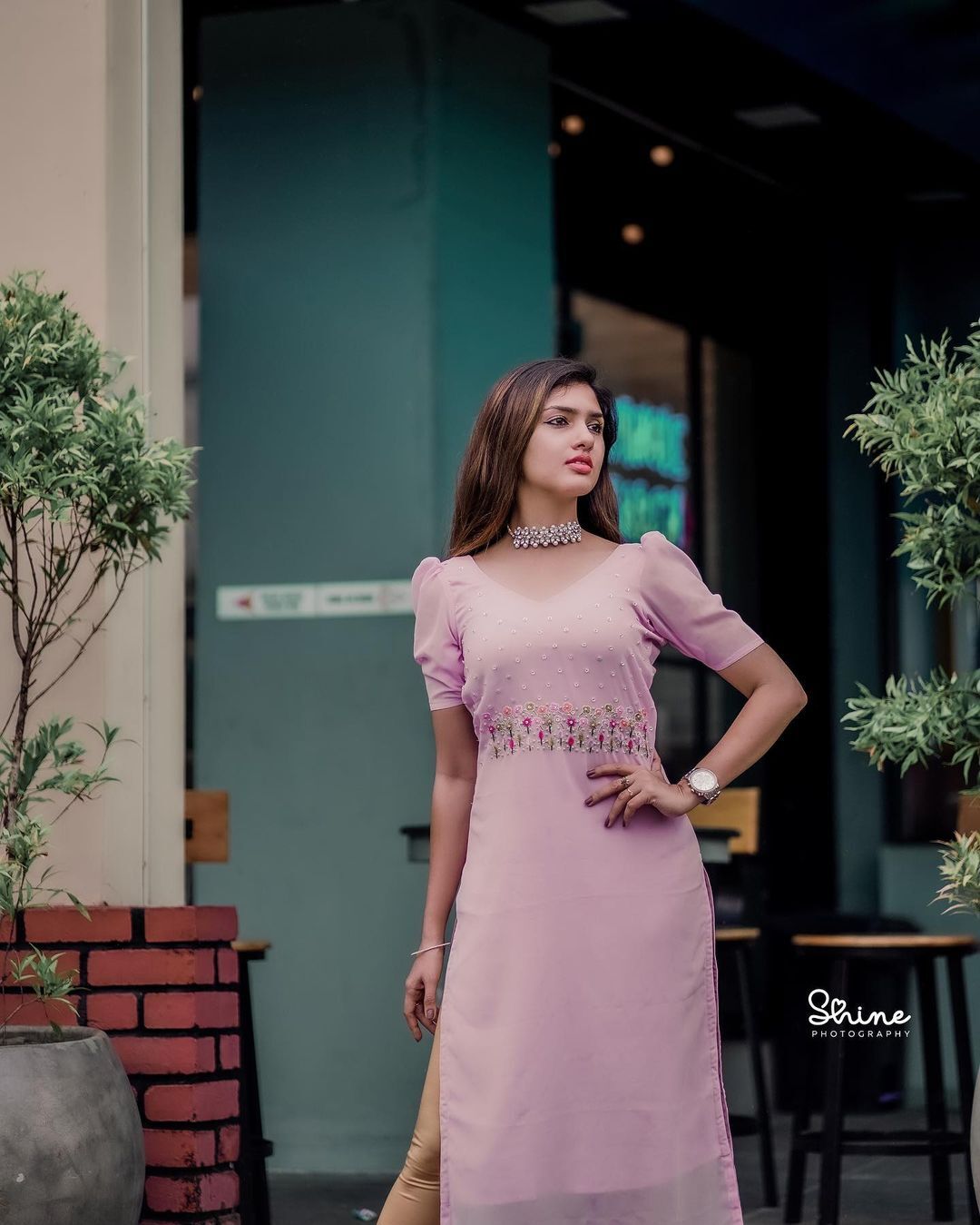 വീണ്ടും പുതിയ മേക്കോവറോ; അടിപൊളി ലുക്കില്‍ ഗായത്രി സുരേഷ്, വൈറല്‍ ചിത്രങ്ങള്‍