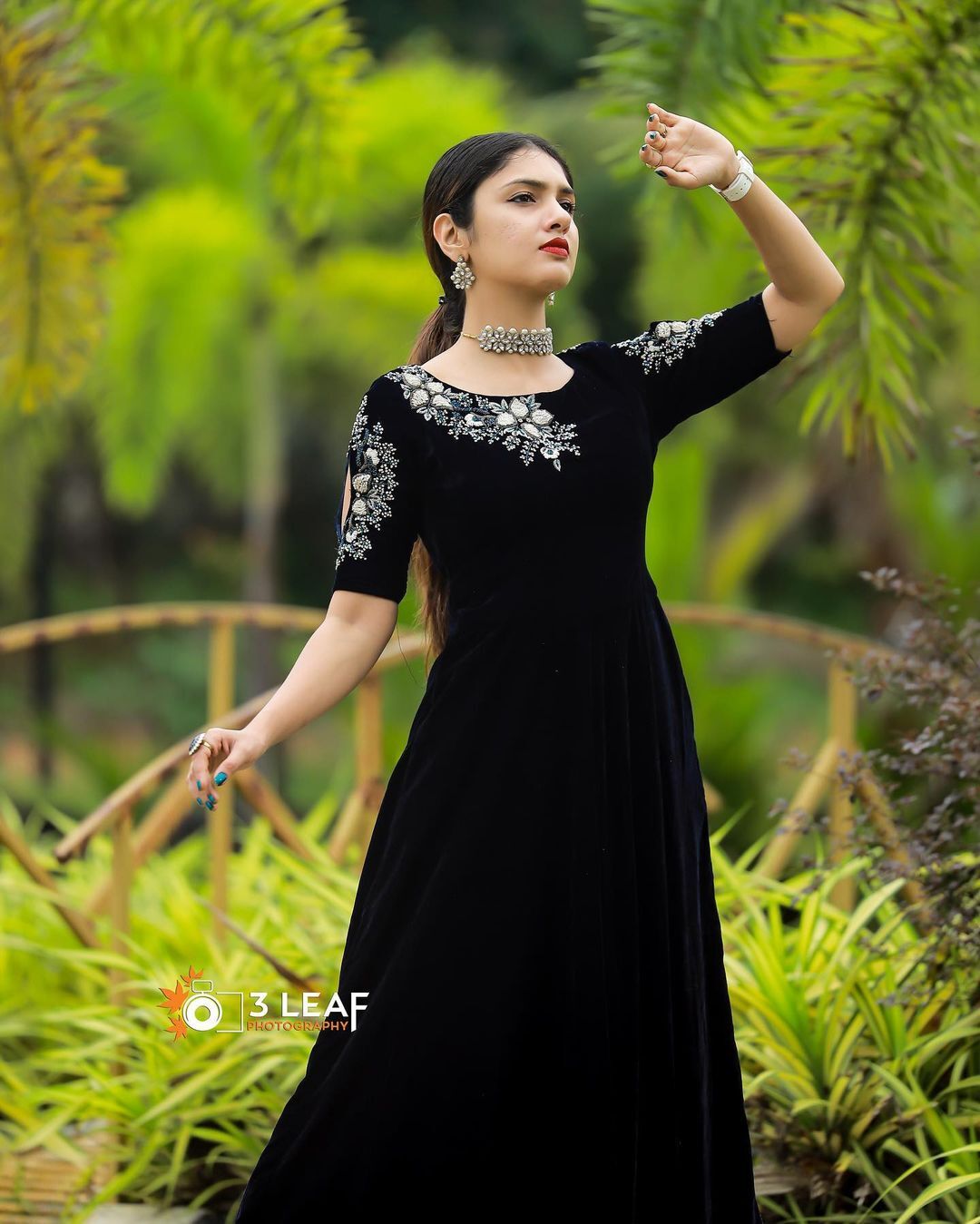 വീണ്ടും പുതിയ മേക്കോവറോ; അടിപൊളി ലുക്കില്‍ ഗായത്രി സുരേഷ്, വൈറല്‍ ചിത്രങ്ങള്‍