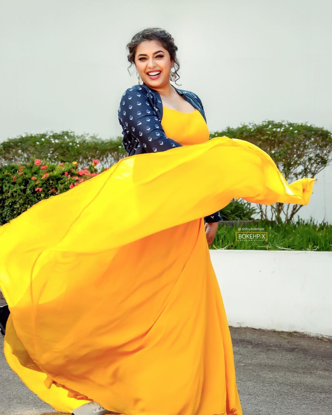 സൂപ്പറെന്ന് ആരാധകരുടെ കമന്റ്; കറുപ്പിൽ തിളങ്ങി ഇതാ ജുവൽ മേരി; ചിത്രങ്ങൾ കാണാം  