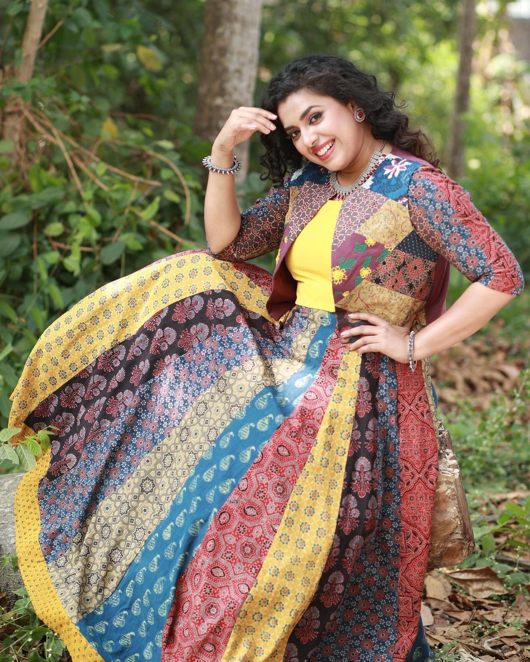 സൂപ്പറെന്ന് ആരാധകരുടെ കമന്റ്; കറുപ്പിൽ തിളങ്ങി ഇതാ ജുവൽ മേരി; ചിത്രങ്ങൾ കാണാം  