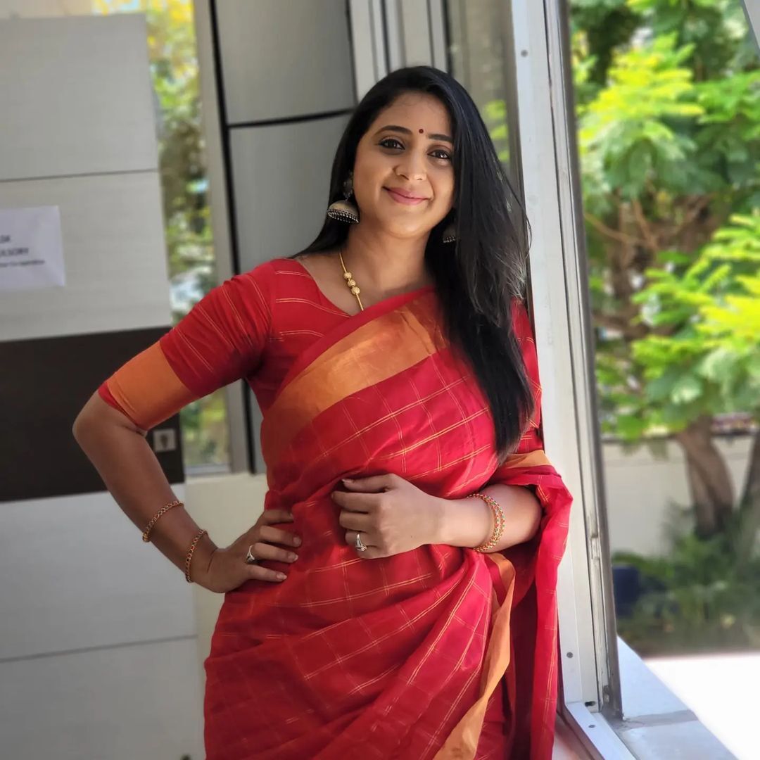 സിമ്പിൾ സാരി...പക്ഷെ, സ്റ്റൈലൻ ലുക്ക്; കനിഹയുടെ ഈ ചിത്രങ്ങൾ ഏറ്റെടുത്ത് ആരാധകർ...