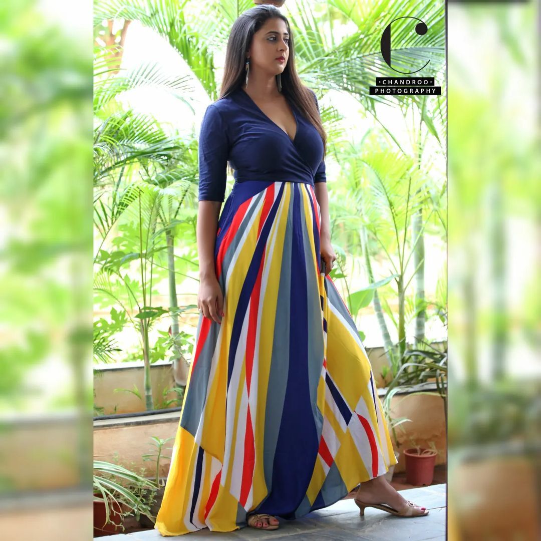 സിമ്പിൾ സാരി...പക്ഷെ, സ്റ്റൈലൻ ലുക്ക്; കനിഹയുടെ ഈ ചിത്രങ്ങൾ ഏറ്റെടുത്ത് ആരാധകർ...