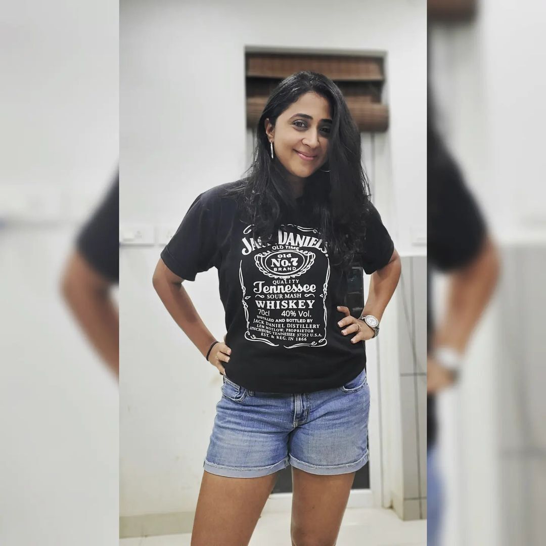 ന്യൂ ട്രെൻഡിൽ കനിഹ; കൂളിംഗ് ഗ്ലാസും കിടിലൻ ലുക്കും; വൈറൽ ചിത്രം ഇതാ  