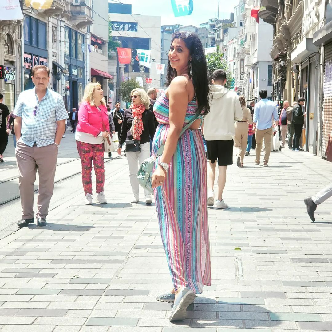 തുര്‍ക്കിയിലായാലും പോസ് ചെയ്യാന്‍ മറക്കരുത്; കനിഹയുടെ കിടിലന്‍ ചിത്രങ്ങള്‍