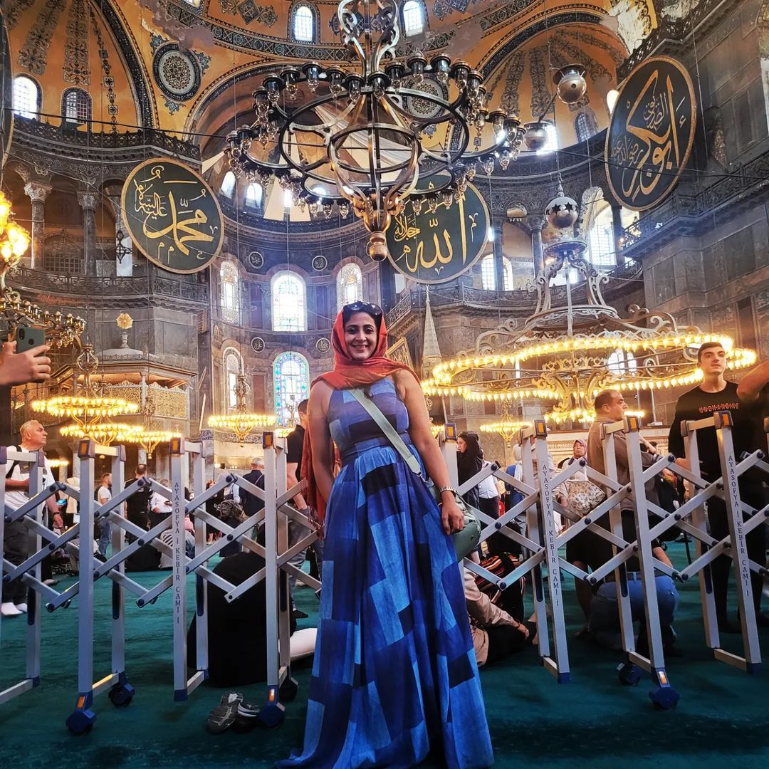 തുര്‍ക്കിയിലായാലും പോസ് ചെയ്യാന്‍ മറക്കരുത്; കനിഹയുടെ കിടിലന്‍ ചിത്രങ്ങള്‍