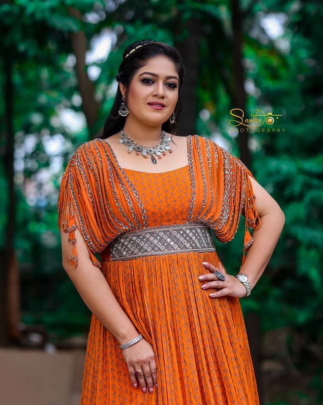 എന്തൊരു ലുക്കാണിത്...; മേഘ്‌നയുടെ പുത്തന്‍ ഫോട്ടോഷൂട്ട് വൈറല്‍