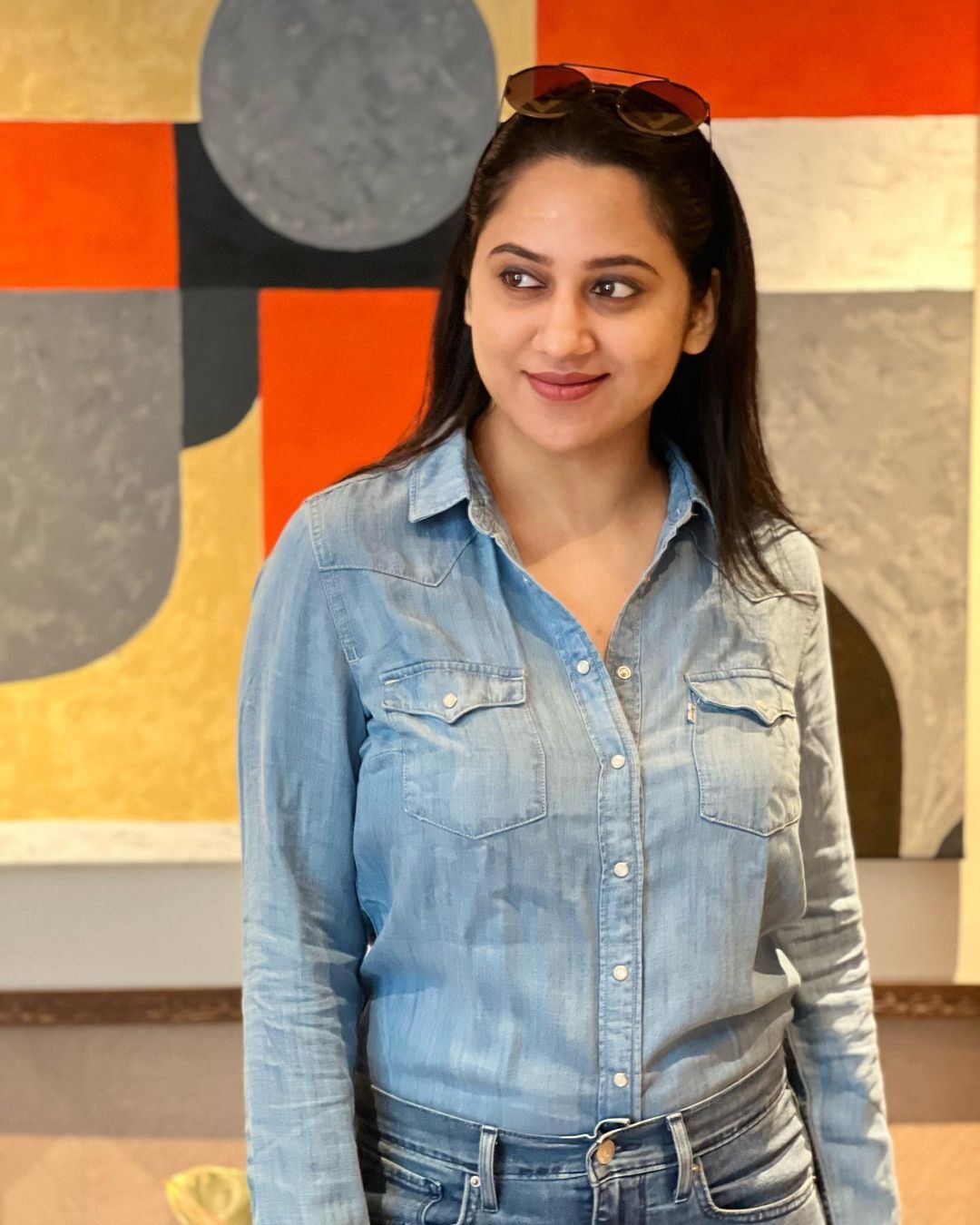 ജീന്‍സും ടോപ്പും പാന്റുമണിഞ്ഞ് എന്ന് പാടേണ്ടി വരോ...; മിയയുടെ വൈറല്‍ ചിത്രങ്ങള്‍