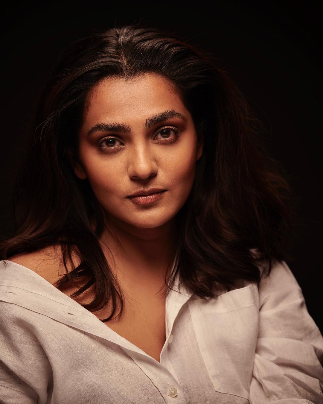 സൂപ്പര്‍ലുക്കില്‍ പാര്‍വതി; വൈറല്‍ ചിത്രങ്ങള്‍ കാണാം