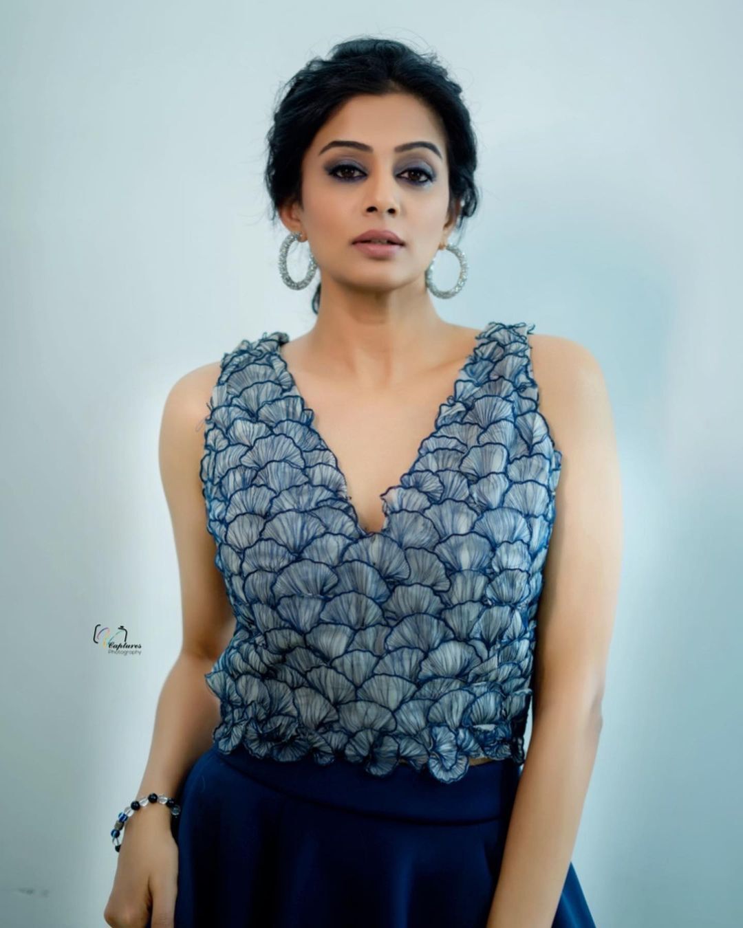 ഫോട്ടോഷൂട്ട്... അത് പ്രിയാമണി കഴിഞ്ഞേ ഉള്ളൂ... വൈറല്‍ ചിത്രങ്ങള്‍