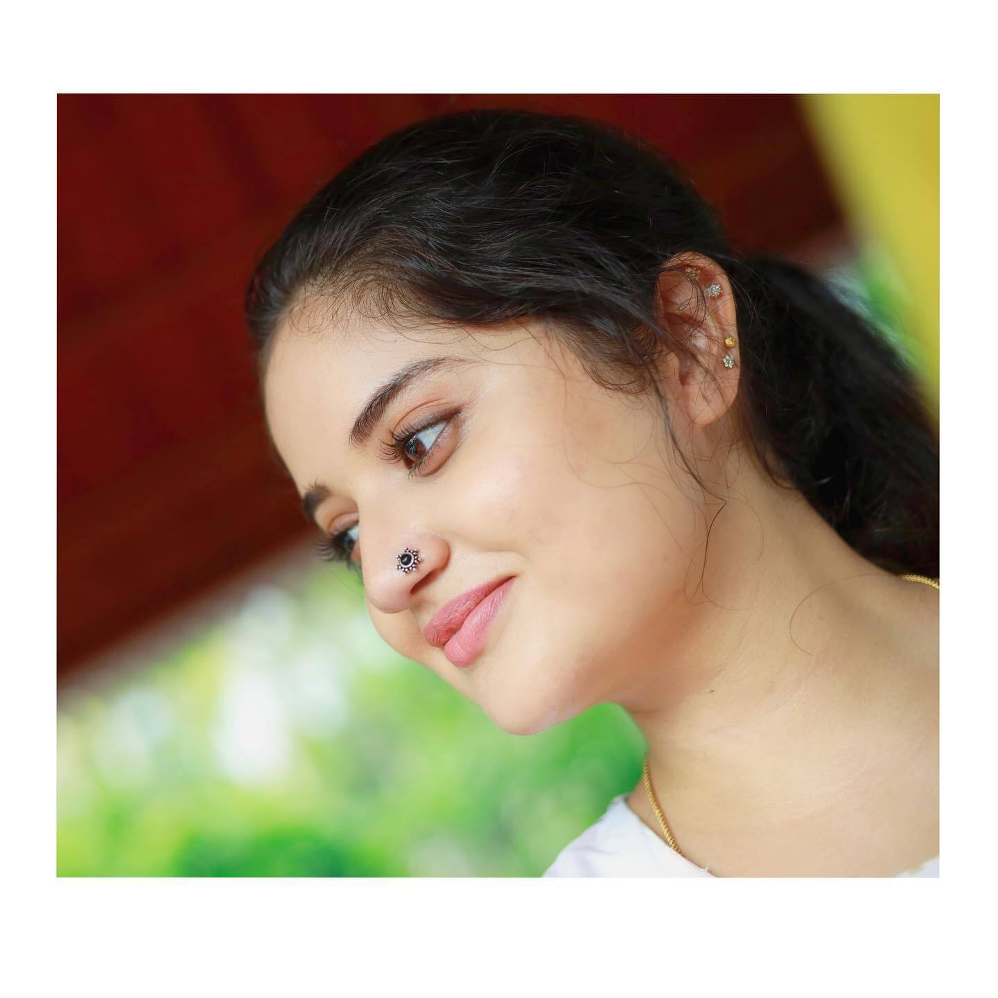 മുക്കുത്തി കണ്ടില്ലാന്ന് ഇനി പറയരുത്; തുരുതുരാ മുക്കുത്തി ചിത്രങ്ങളുമായി ഷഫ്‌ന