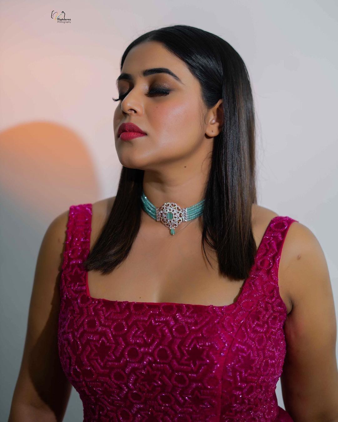 ഡ്രെസും ഫാഷനും ഏതുമാകട്ടെ...ഷംന ചുമ്മാ പൊളിയാണ്; വൈറല്‍ ചിത്രങ്ങള്‍