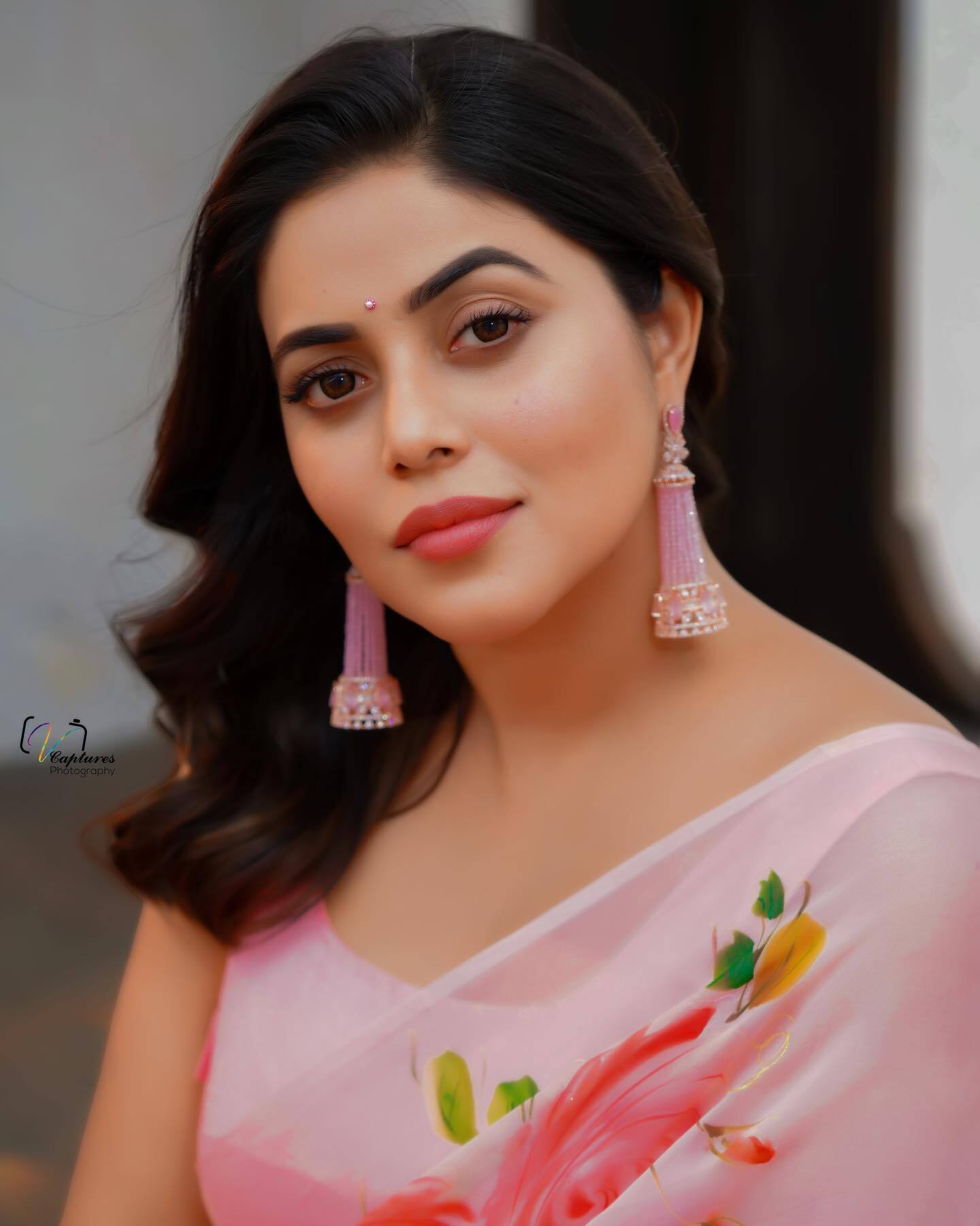 സാരിയില്‍ ഷംനയുടെ സൂപ്പര്‍ലുക്ക് കണ്ടോ; വൈറല്‍ ചിത്രങ്ങള്‍