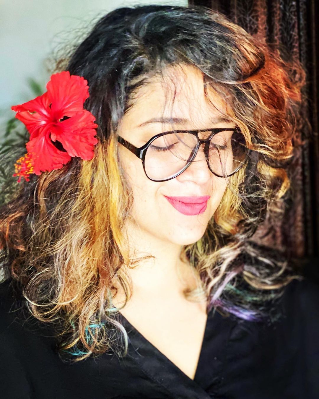 ചെമ്പരത്തിയും ഭ്രാന്തും തമ്മില്‍ എന്താ ബന്ധമെന്ന് നിങ്ങള്‍ക്കറിയാമോ..? അഭിരാമിയുടെ പുതിയ ചിത്രങ്ങള്‍