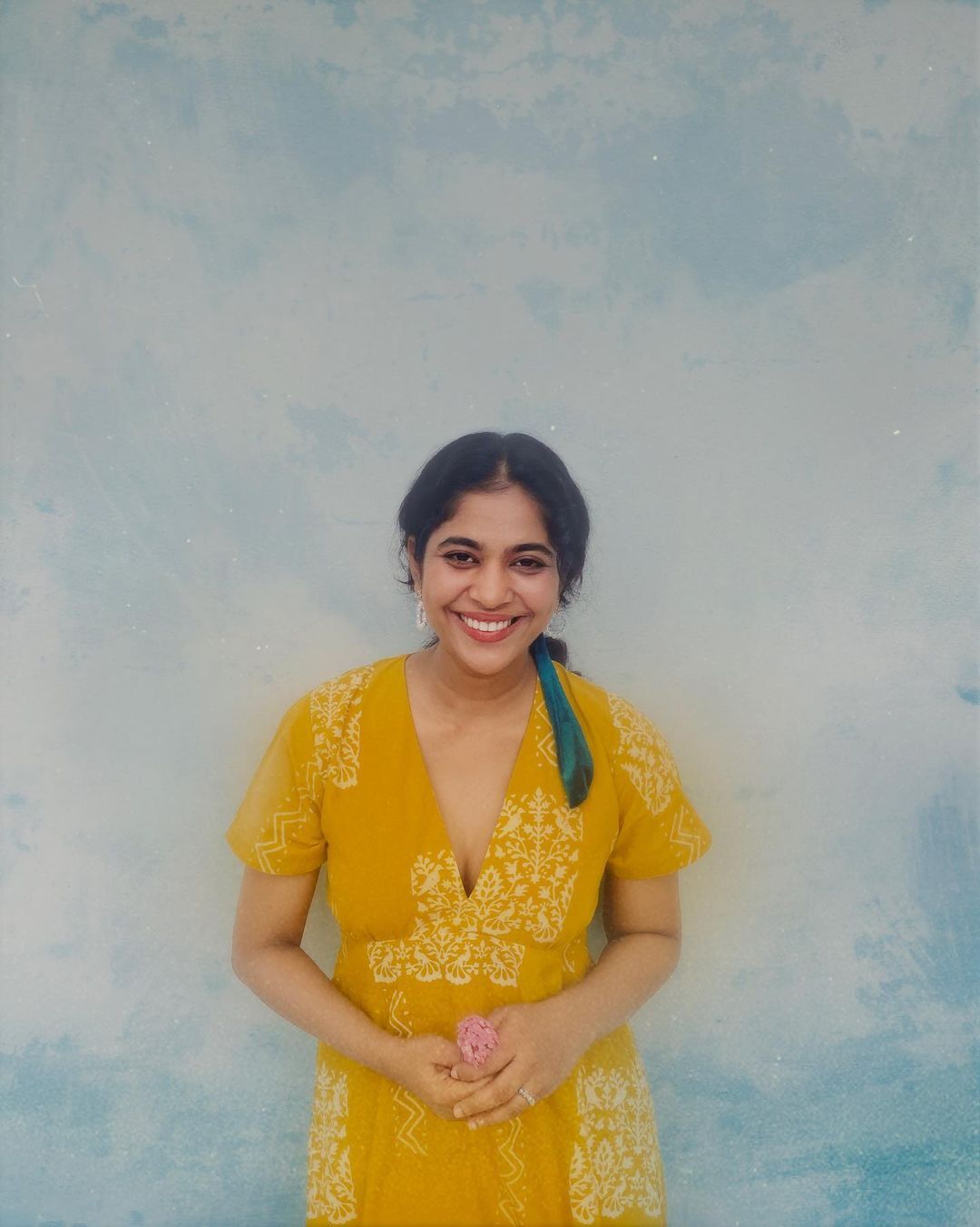 കണ്ട് രണ്ട് കണ്ണ് ..  കണ്ണുകളിൽ നി​ഗൂഢത ഒളിപ്പിച്ച് ശ്രിന്ദ