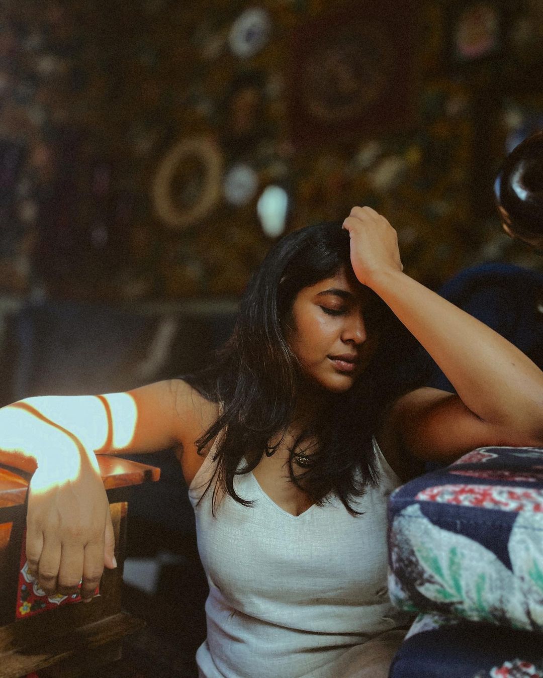 കണ്ട് രണ്ട് കണ്ണ് ..  കണ്ണുകളിൽ നി​ഗൂഢത ഒളിപ്പിച്ച് ശ്രിന്ദ