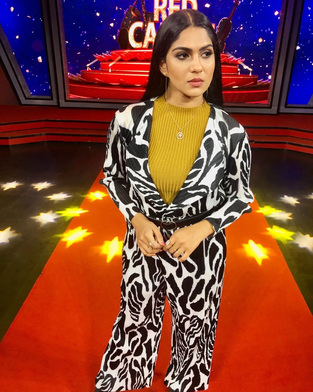 ഏറ്റവും പുതിയ ലുക്കില്‍ സുന്ദരിയായി കുടുംബ പ്രേക്ഷകരുടെ ഇഷ്ട നായിക സ്വാസിക 