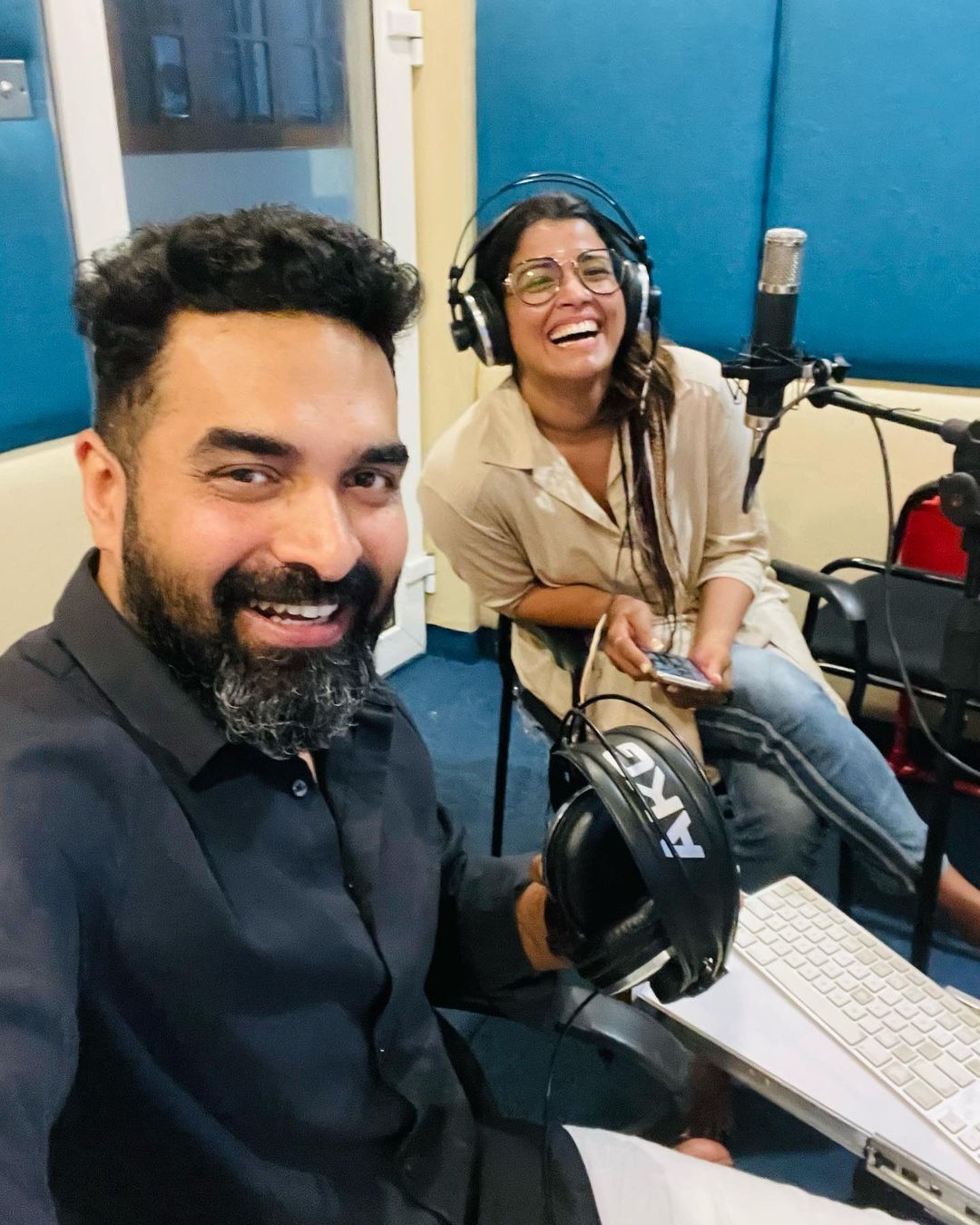 എന്റേതെന്ന് അമൃത, ചേർത്ത് പിടിച്ച് ഗോപി സുന്ദർ, മകൾക്കൊപ്പവും, ചിത്രങ്ങൾ വൈറൽ