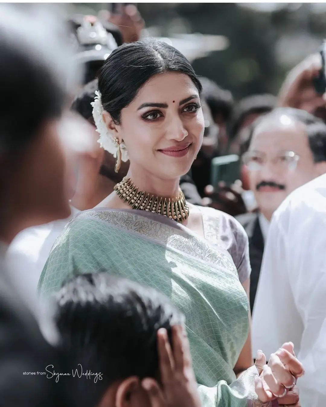 രാജകുമാരി പോലെ... മമത സാരിയിലും ഒരേ പൊളി, വൈറലായി നടിയുടെ ചിത്രങ്ങൾ