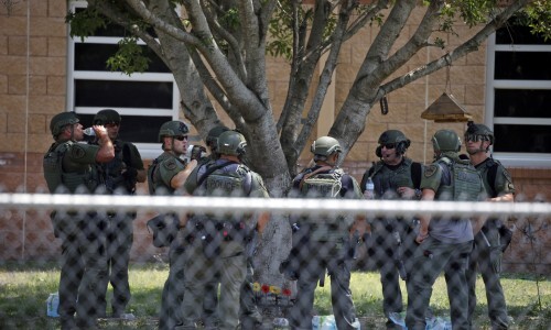 18 കാരന്റെ ആക്രമണത്തില്‍ നടുങ്ങി അമേരിക്ക; ചിത്രങ്ങള്‍