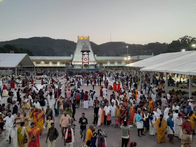 Huge Devotees Rush In Tirumala Tirupati Temple