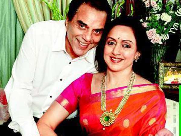 देखें धर्मेंद्र और हेमा की शादी की तस्वीरें