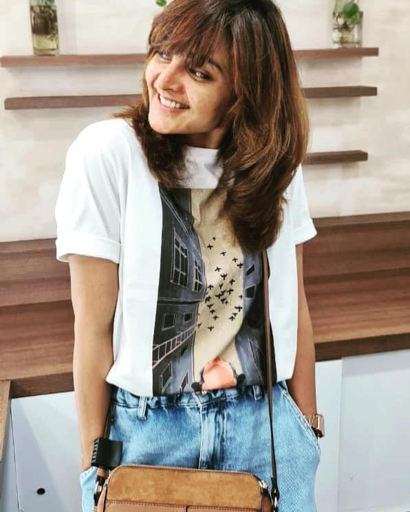 പൊട്ടിച്ചിരിച്ച് മഞ്ജു വാര്യർ, 'ഇപ്പോഴും കുട്ടിത്തം മാറിയിട്ടില്ല', ചിത്രങ്ങൾ കാണാം