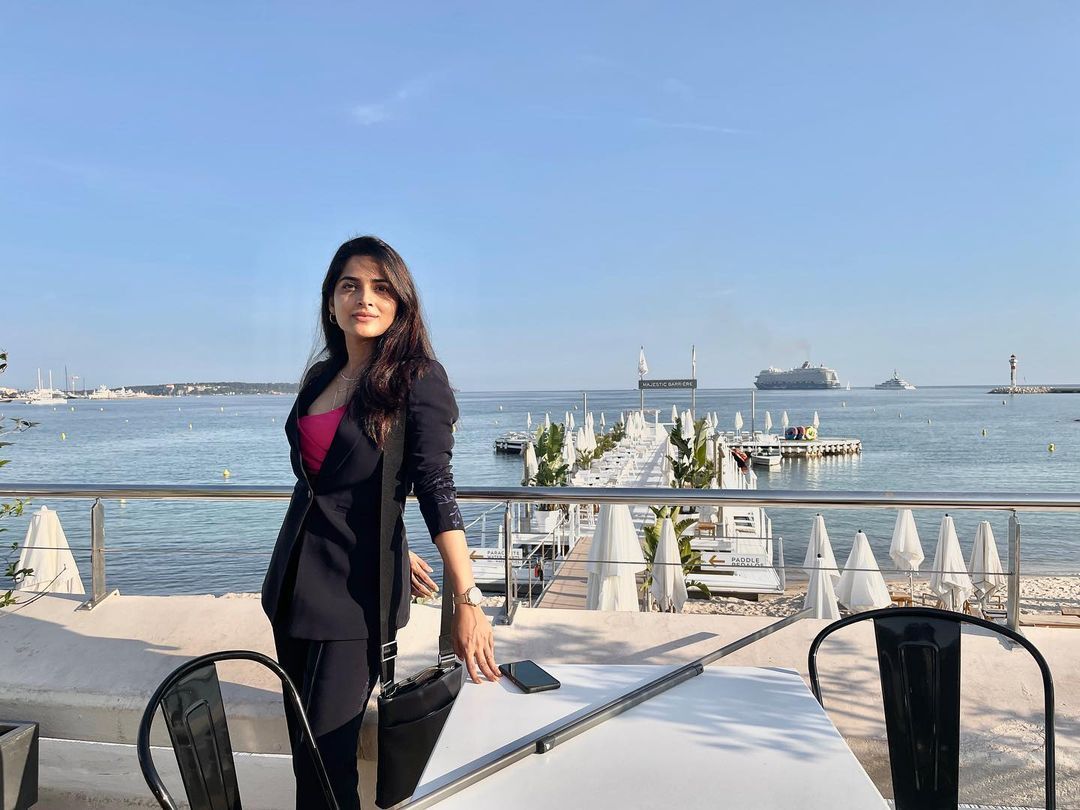 ബോളിവുഡ് താരങ്ങള്‍ വഴിമാറിനില്‍ക്കും; അനഘ...നിങ്ങള്‍ മാസാണ്, വൈറല്‍ ചിത്രങ്ങള്‍