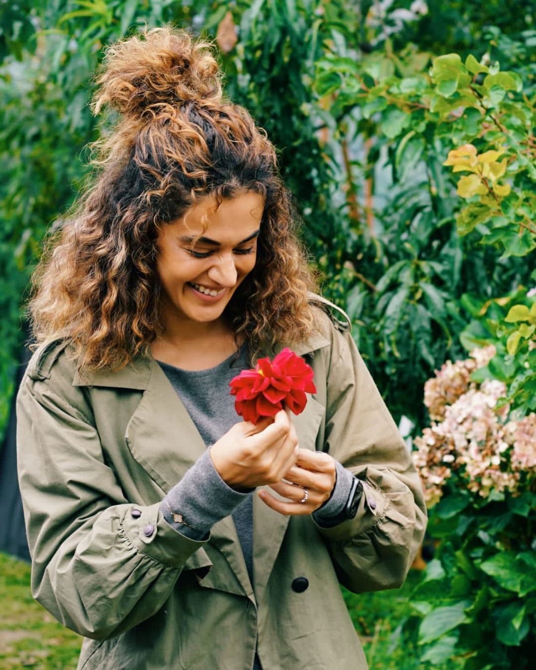 PHOTOS  : கர்லி ஹேர் வைத்திருக்கும் டாப் தென்னிந்திய நடிகைகள்!  யார் யாருன்னு தெரியுமா?