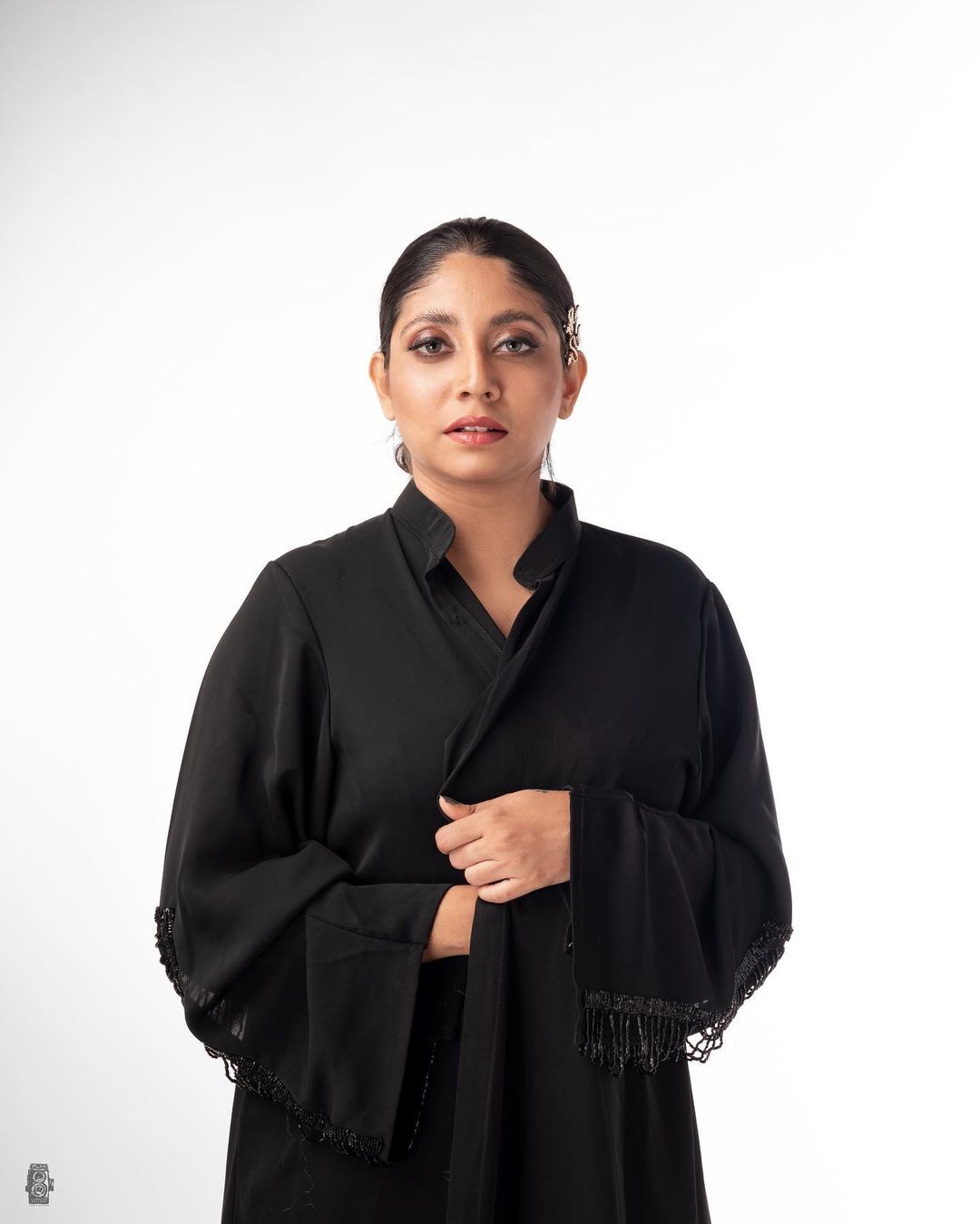 കറുപ്പിന് ഇത്ര അഴകോ! ഗ്ലാമറസ് ഫോട്ടോഷൂട്ടുമായി അഭയ ഹിരണ്മയി, ചിത്രങ്ങൾ വൈറൽ