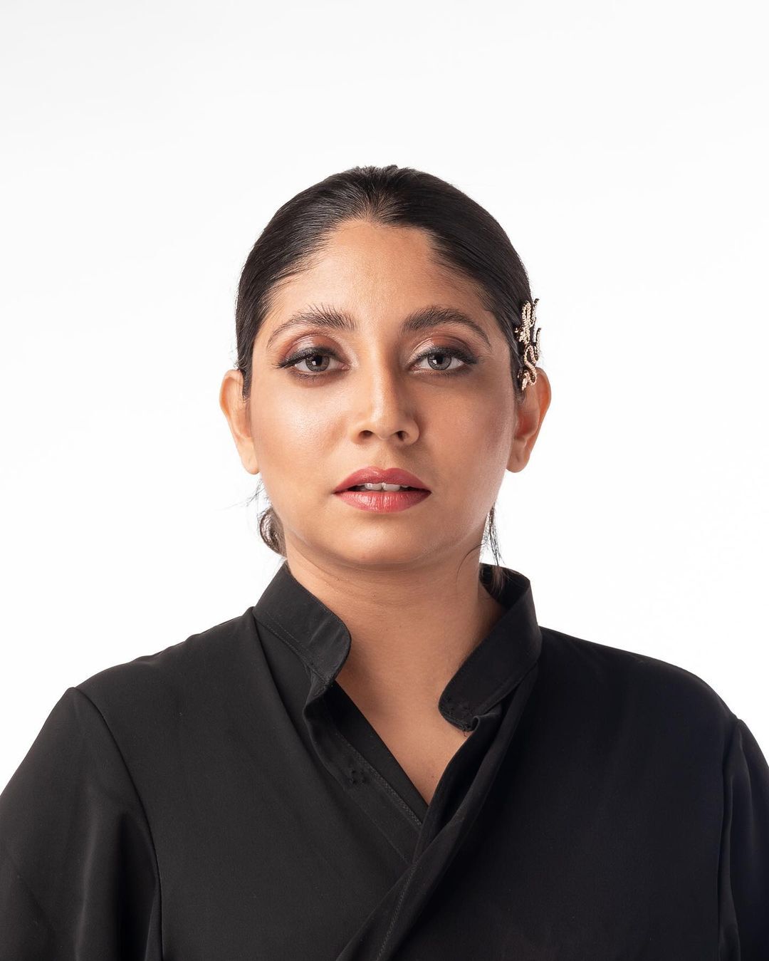 കറുപ്പിന് ഇത്ര അഴകോ! ഗ്ലാമറസ് ഫോട്ടോഷൂട്ടുമായി അഭയ ഹിരണ്മയി, ചിത്രങ്ങൾ വൈറൽ