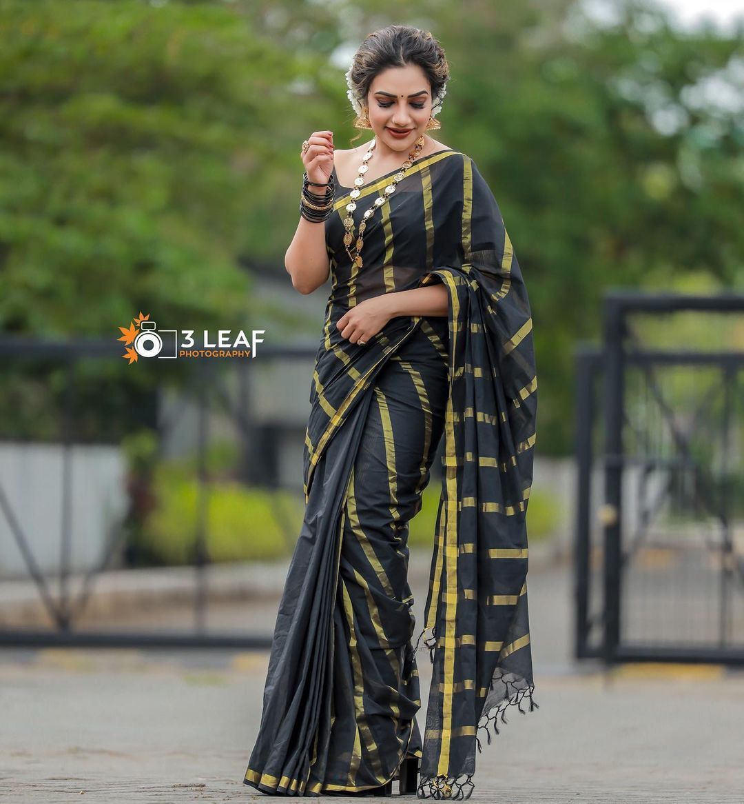 'അരങ്ങേറ്റം കുറിച്ചിട്ട് 20 വർഷം'; സാന്ത്വനം ഭവനത്തിലെ അമ്മമാർക്കൊപ്പം റിമിയുടെ പാട്ടും മേളവും 