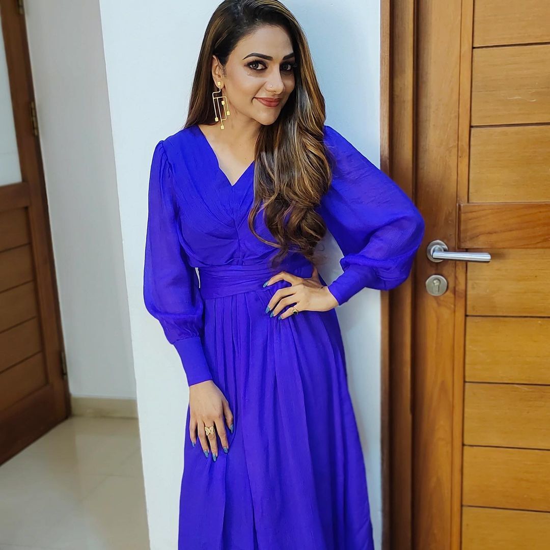 'സന്തോഷവതിയായി ഇരിക്കാൻ ഞാൻ ആഗ്രഹിക്കുന്നു';റിമിയുടെ കുറിപ്പും ഫോട്ടോയും ഇതാ വൈറൽ