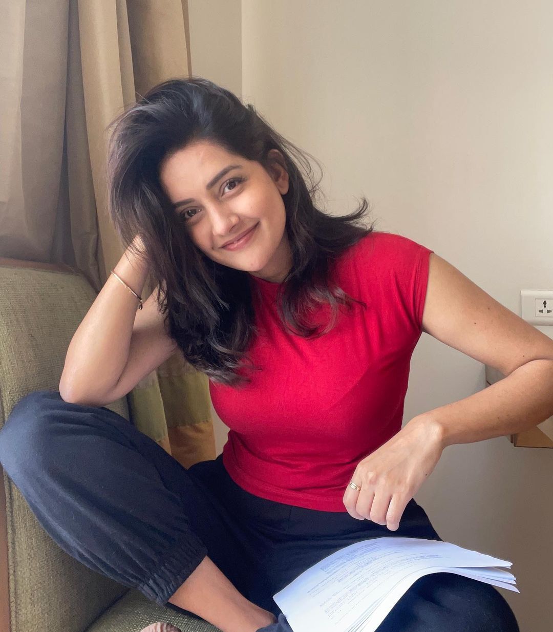 സിമ്പിൾ ലുക്കിലും മഹിമ പൊളിയാണ്, ആ ചിരി കണ്ടാൽ മാത്രം മതിയല്ലോയെന്ന് ആരാധകർ... വൈറൽ ഫോട്ടോകൾ