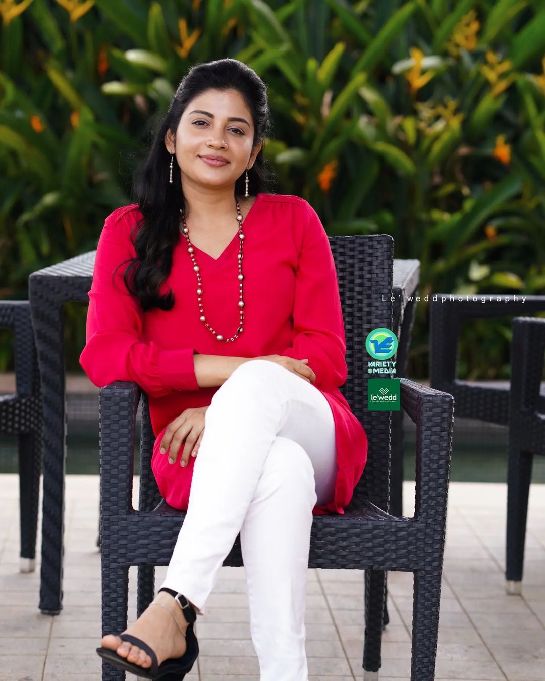 കൂള്‍ ലുക്കില്‍ ശിവദ; ഏറ്റവും പുതിയ ചിത്രങ്ങള്‍ വൈറല്‍