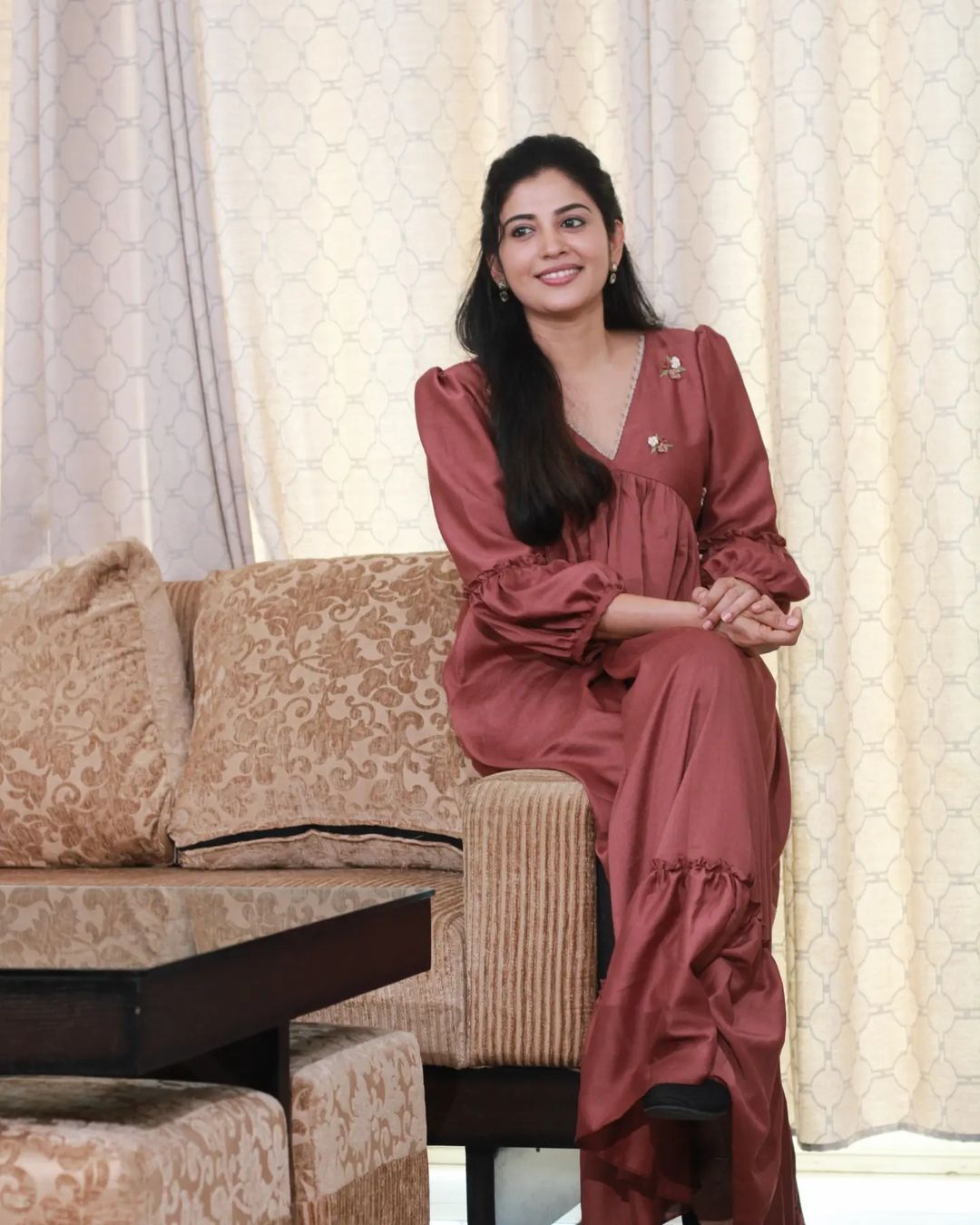 കൂള്‍ ലുക്കില്‍ ശിവദ; ഏറ്റവും പുതിയ ചിത്രങ്ങള്‍ വൈറല്‍