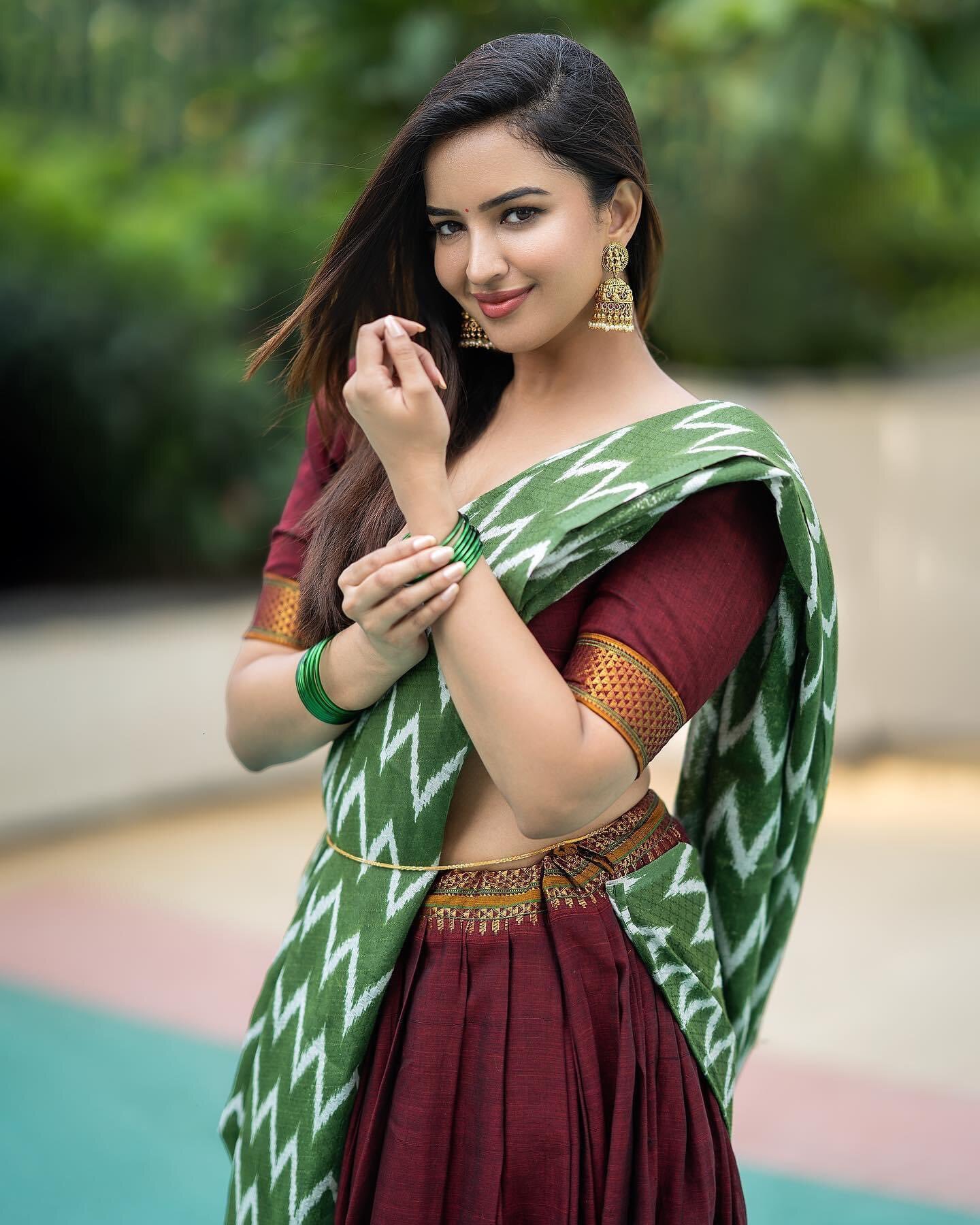 వైజాగ్ పిల్ల పూజిత..ముట్టుకుంటే మాసిపోద్ది మల్ల (ఫొటోలు)