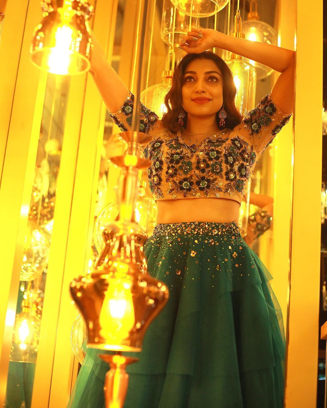   'ശെടാ, അമ്മയ്ക്ക് ഇഷ്ടായില്ലേലും ഋതു ഏത് ലുക്കിലും പൊളിയല്ലേ'..വൈറൽ ഫോട്ടോകൾ