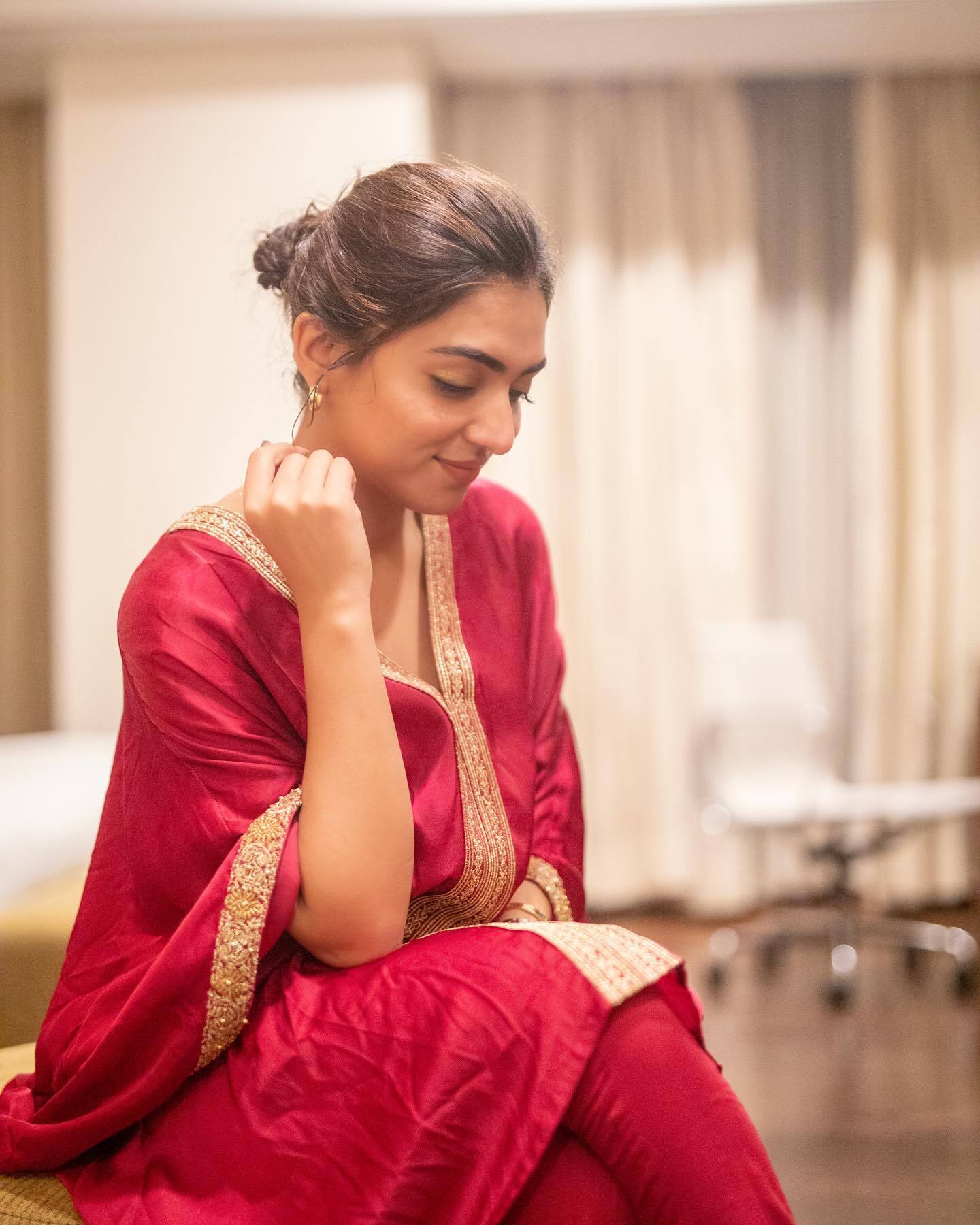 ഇതെന്ത് വേഷം നസ്രിയാ... സൂപ്പര്‍ ലുക്ക് എന്ന് ആരാധകര്‍, നടിയുടെ പുതിയ ചിത്രങ്ങള്‍ വൈറല്‍