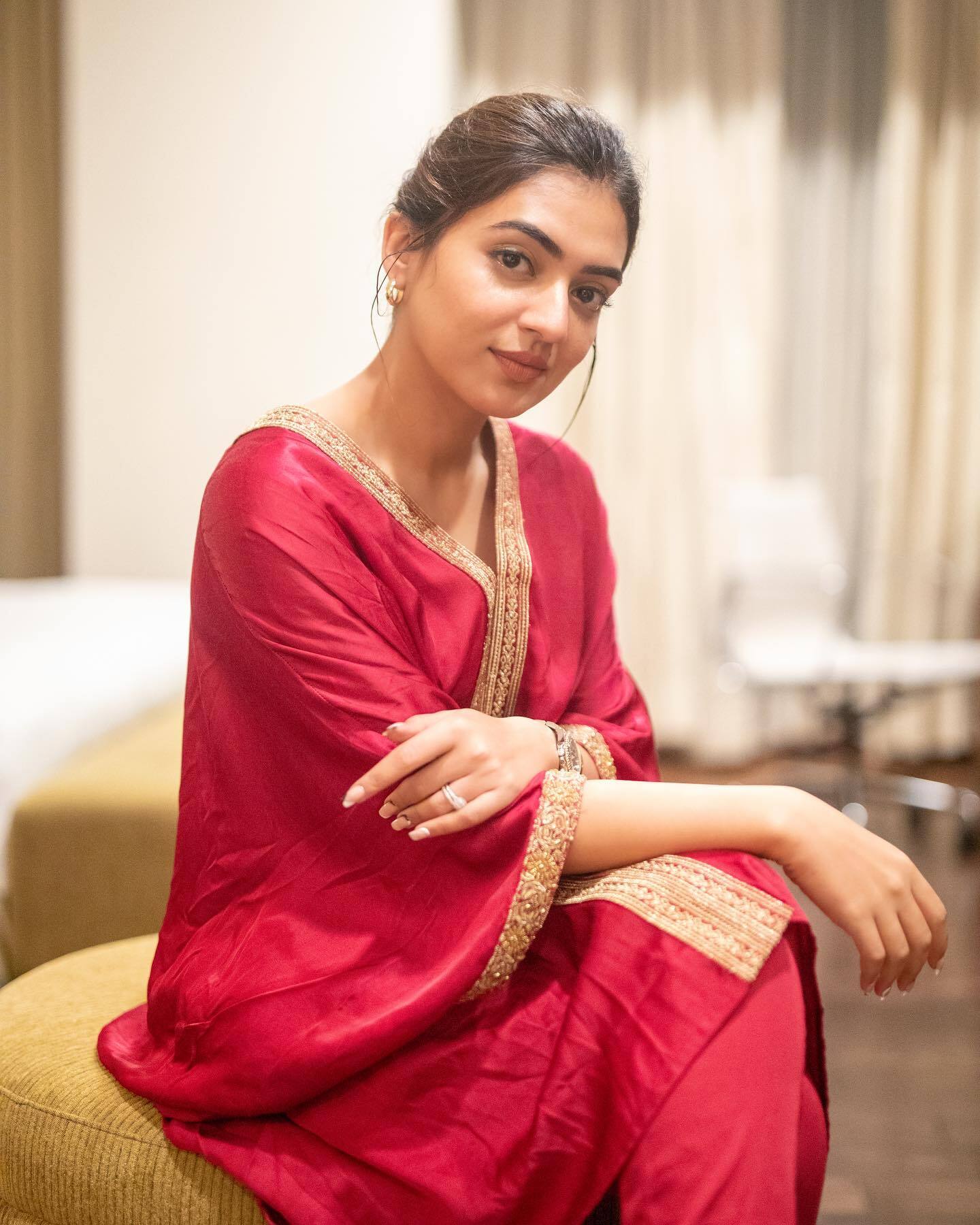 ഇതെന്ത് വേഷം നസ്രിയാ... സൂപ്പര്‍ ലുക്ക് എന്ന് ആരാധകര്‍, നടിയുടെ പുതിയ ചിത്രങ്ങള്‍ വൈറല്‍