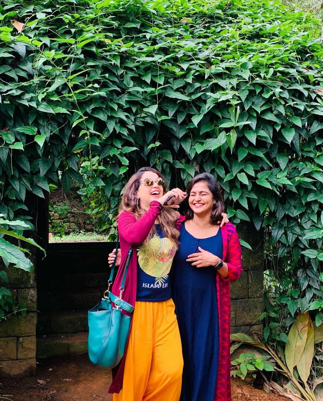 ശക്തയായ വനിതയെന്ന് മഞ്ജു വാര്യർ, സയനോരക്ക് സ്നേഹ ചുംബനം: ഭാവനയ്ക്ക് ഇന്ന് പിറന്നാള്‍