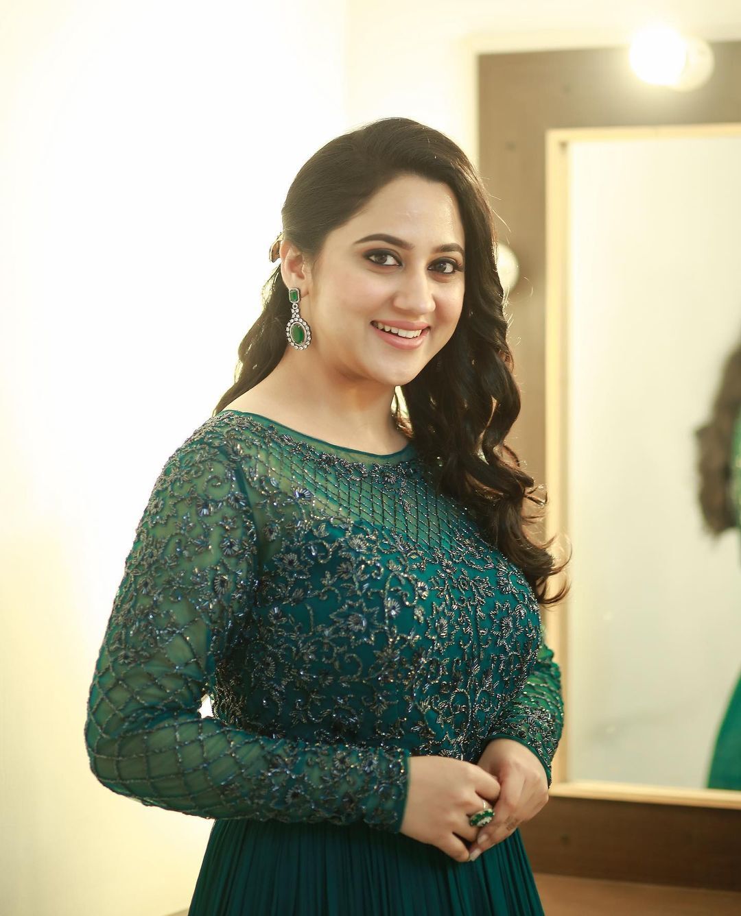 ബ്യൂട്ടിഫുള്‍ ഏഞ്ചല്‍; മിയ ജോര്‍ജിനെ കണ്ടാല്‍ ആരും പറയും... ചിത്രങ്ങള്‍ കിടിലന്‍