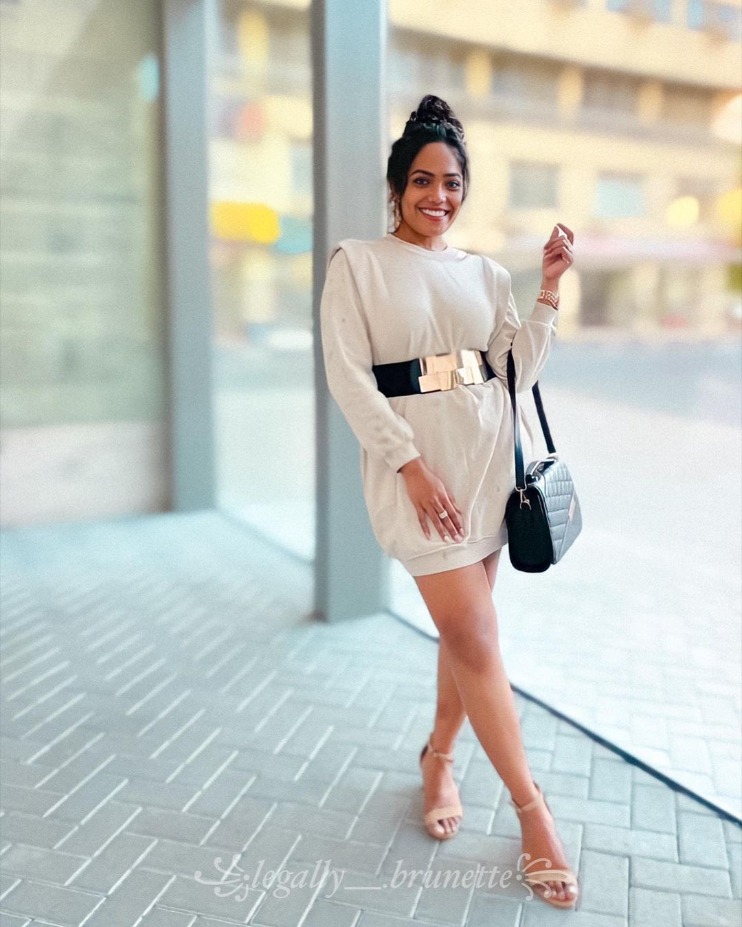  ദിൽഷയ്ക്കും ലക്ഷ്മിപ്രിയയ്ക്കും വായടിപ്പിച്ച് മറുപടി; ഷോർട്സിൽ കിടലൻ ചിത്രങ്ങളുമായി നിമിഷ..വൈറൽ