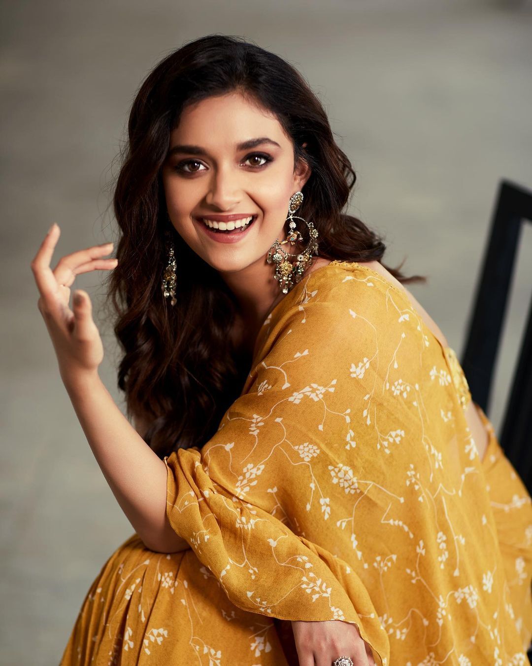 നീ താന്‍ ക്വീന്‍!! കീര്‍ത്തി സുരേഷ് കിടിലന്‍ ലുക്കില്‍, ആവേശത്തോടെ ആരാധകര്‍