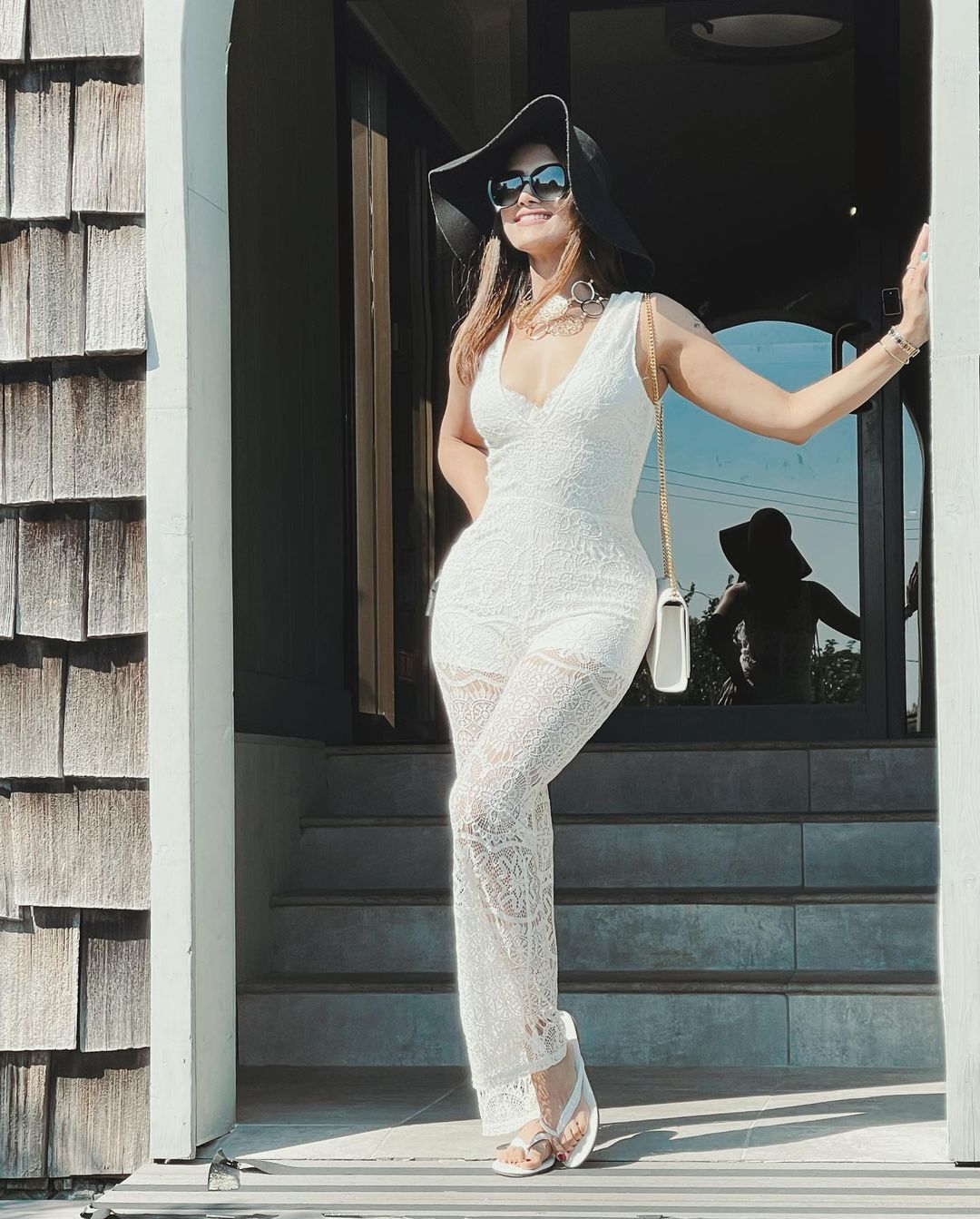  ഹോട്ട് ലുക്കിൽ ബ്ലാക്ക് നെറ്റ് വസ്ത്രത്തിൽ മംമ്ത; 'ബോളിവുഡ് തോറ്റ് പോകുമല്ലോയെന്ന് ആരാധകർ